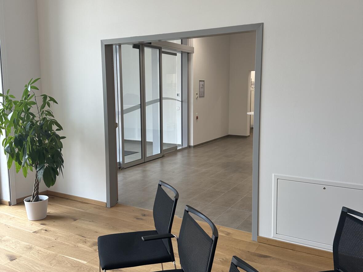 standesamt-oberhausen-durchgang-standesamt-in-foyer